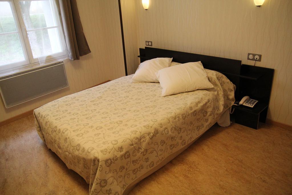 La Madeleine Hotel Saint-Benoît-sur-Loire Стая снимка