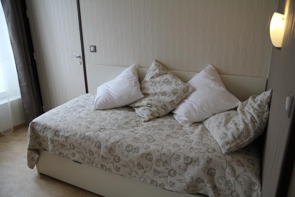 La Madeleine Hotel Saint-Benoît-sur-Loire Стая снимка