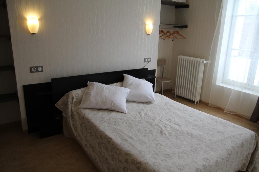 La Madeleine Hotel Saint-Benoît-sur-Loire Стая снимка